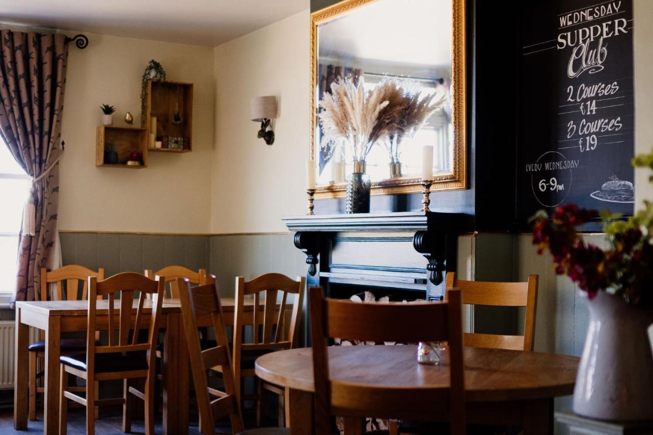 The Cricketers Arms Hotell Quendon Eksteriør bilde
